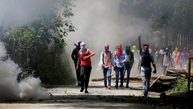 jammu-kashmir-protest-17-5-2017-1_jpg_image_784_410