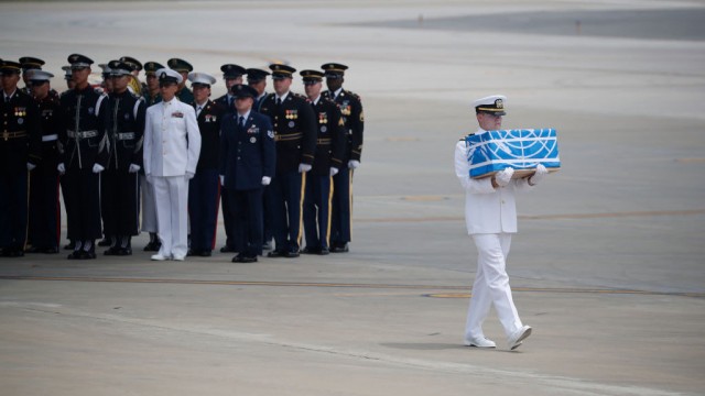 Soldiers_return_from_Korea